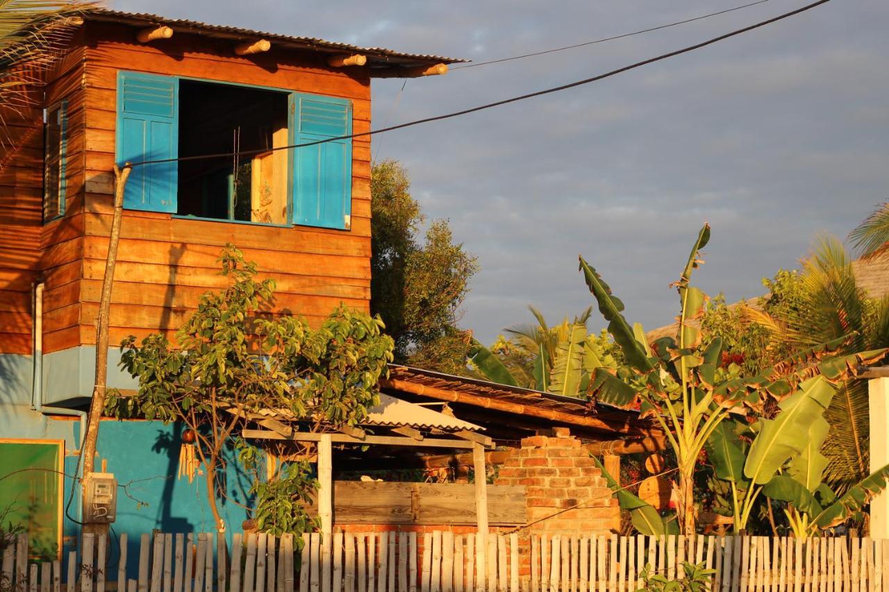 Hostal Puerto Engabao "El Surf Shelter" Exterior foto